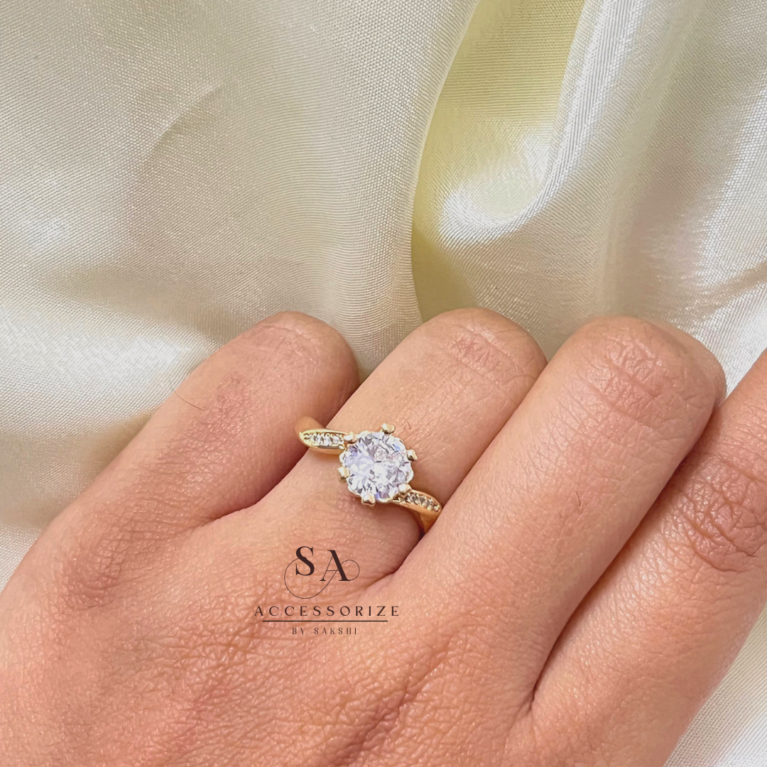 Diamond gold ring