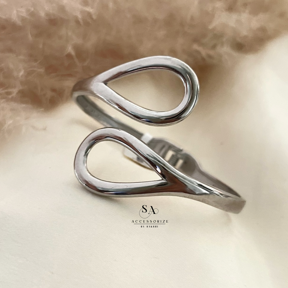 Scarlet bracelet