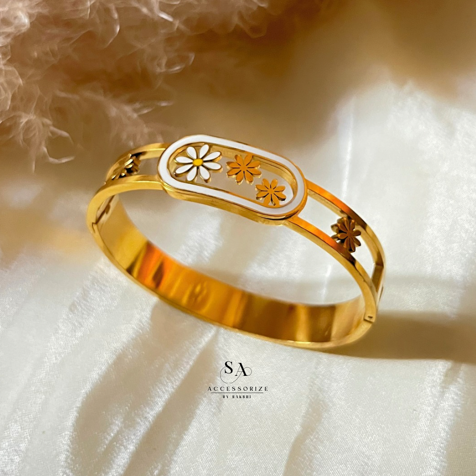 Floral charm