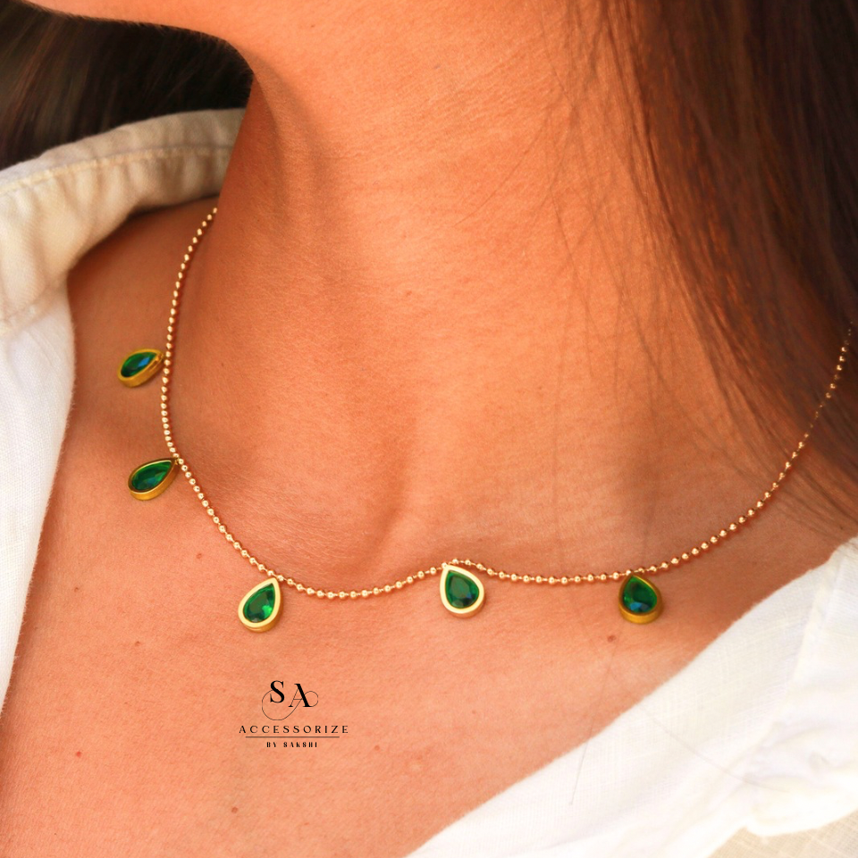 Emerald teardrop chain