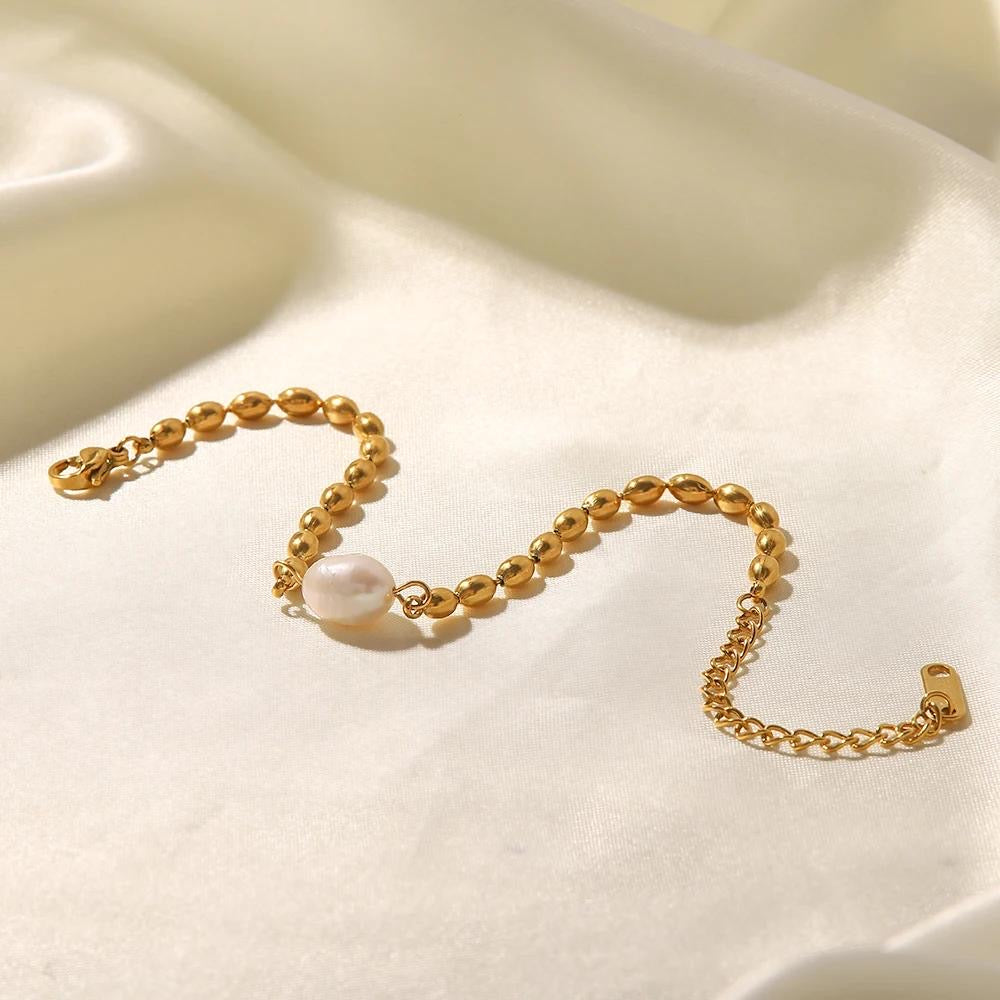 Freshwater pearl bracelet