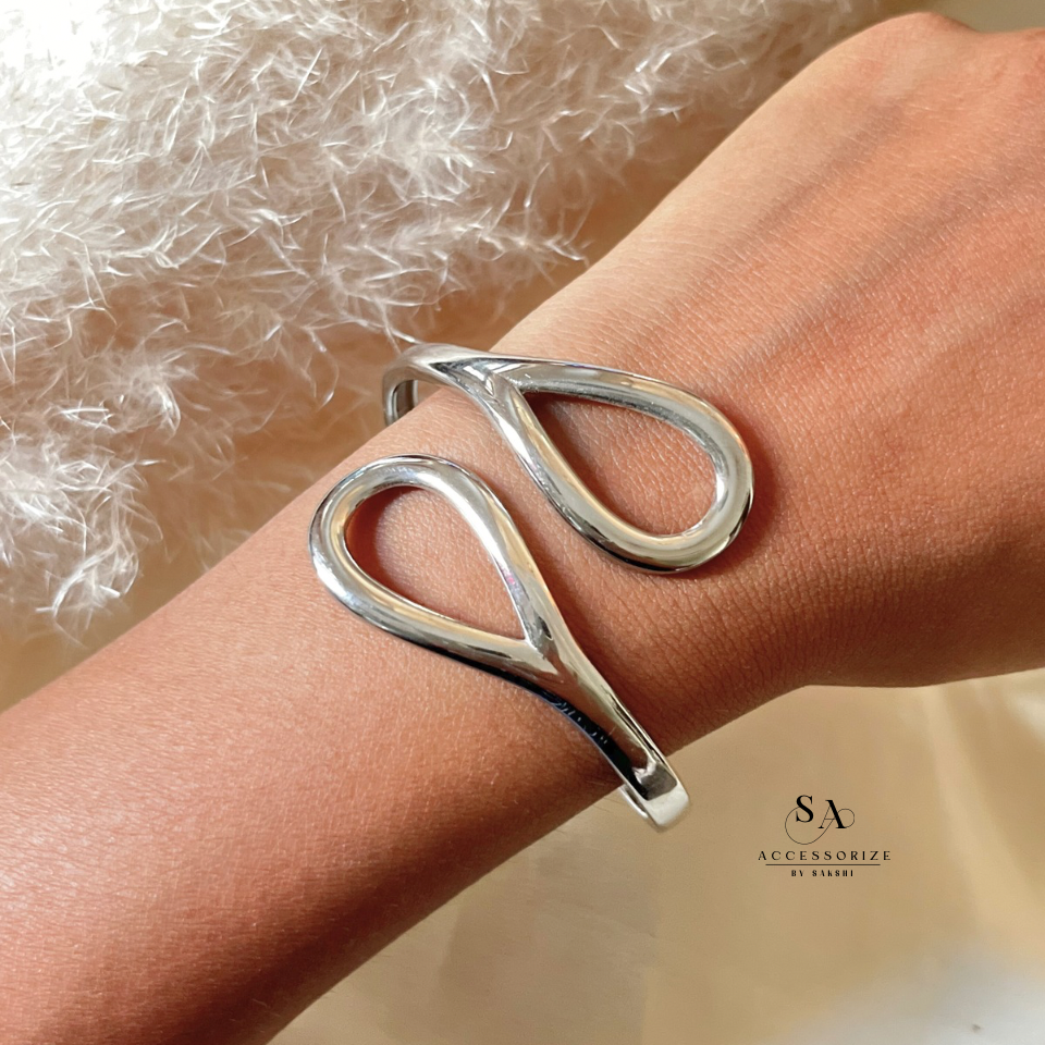 Scarlet bracelet