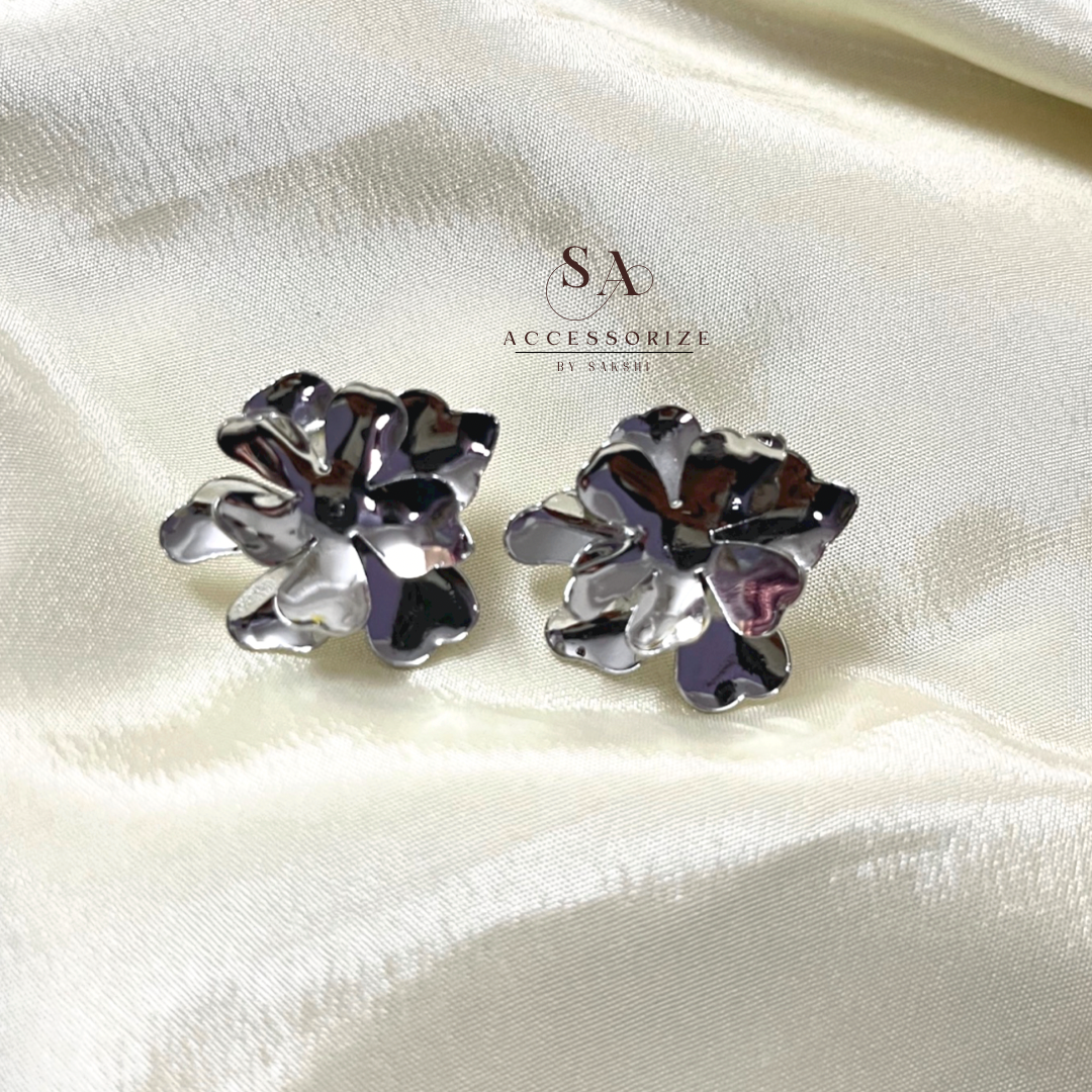 Flower studs