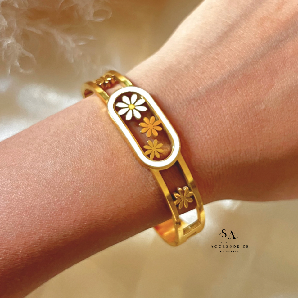 Floral charm