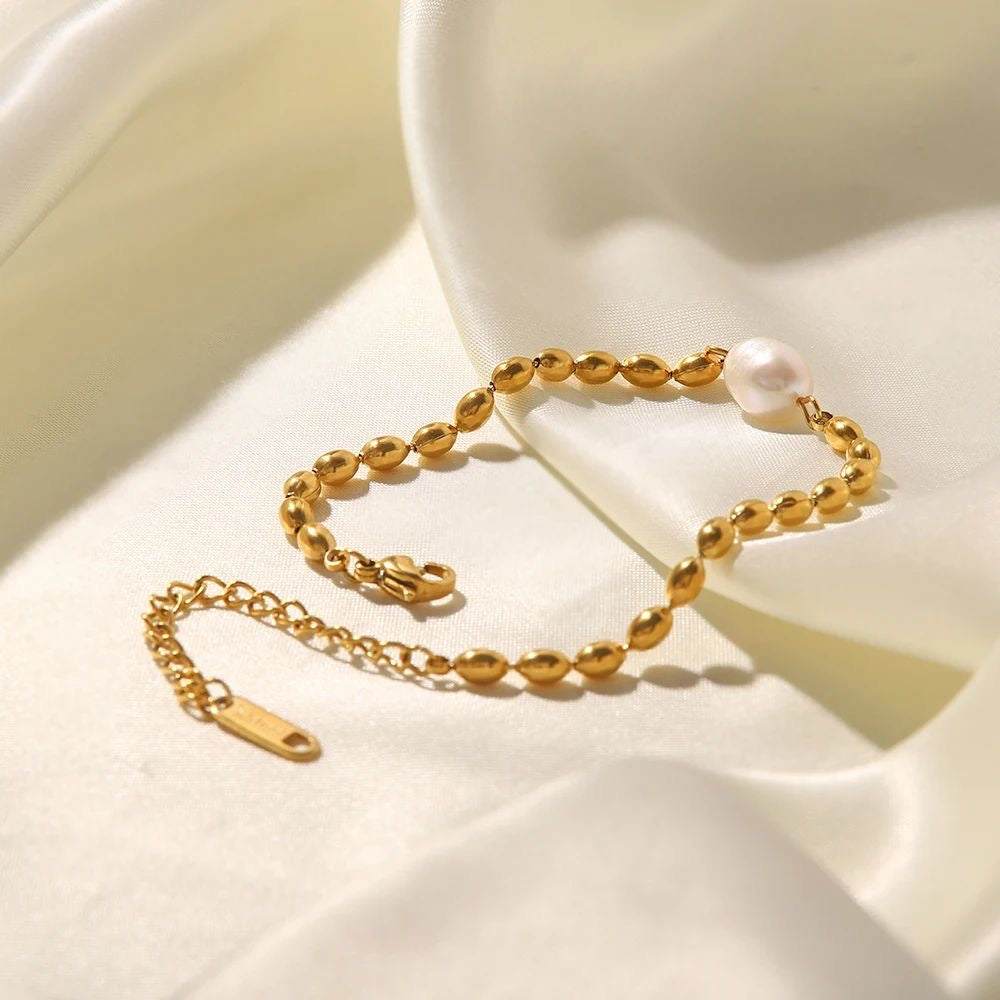 Freshwater pearl bracelet