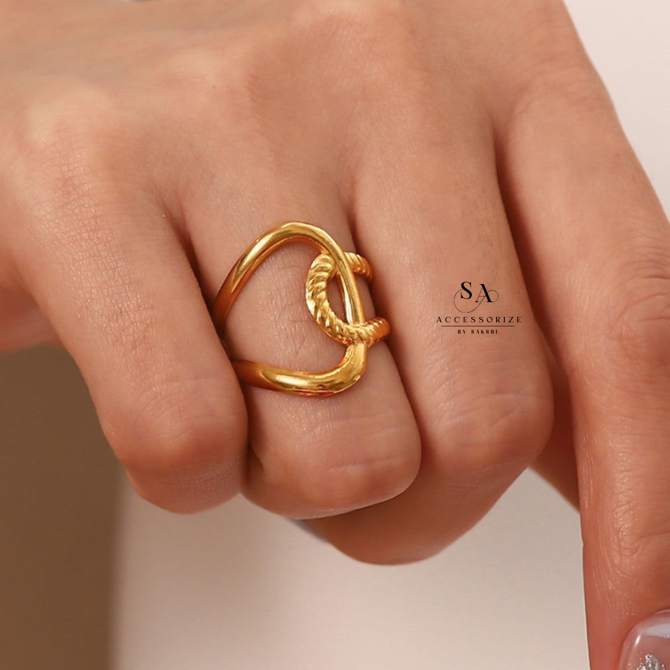 Della ring