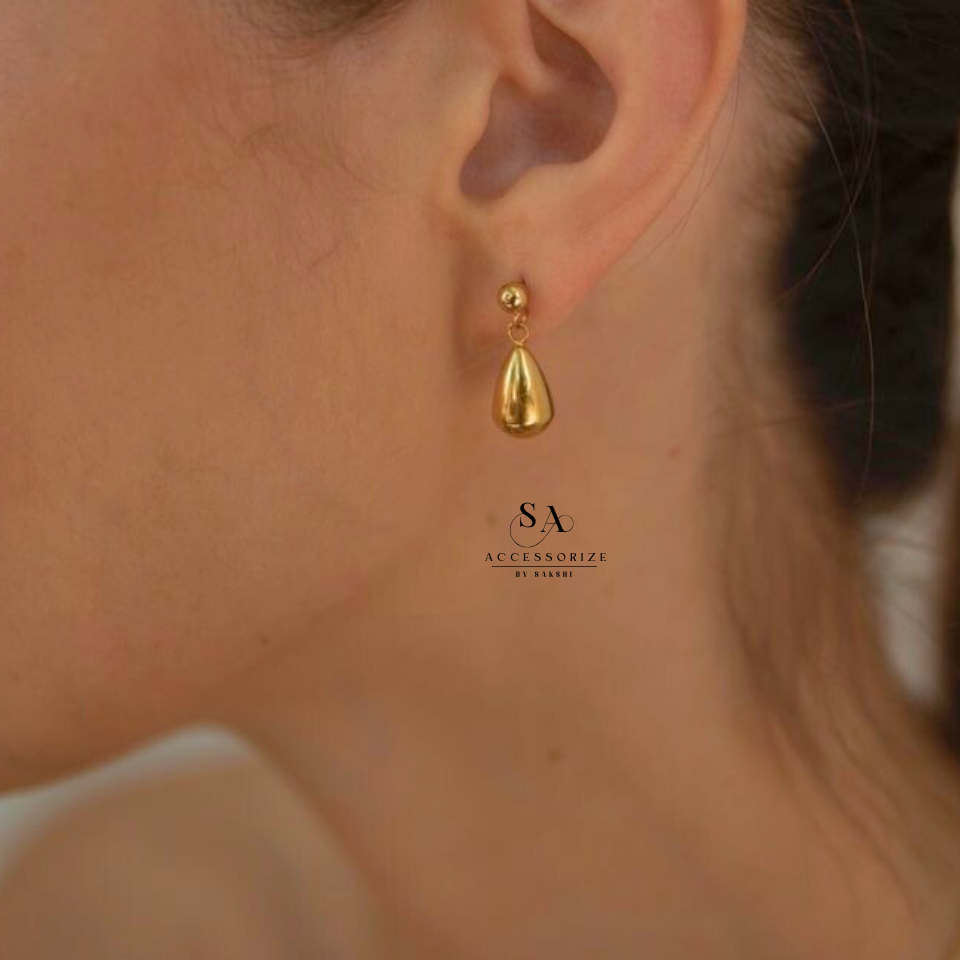 Elegant teardrop earrings