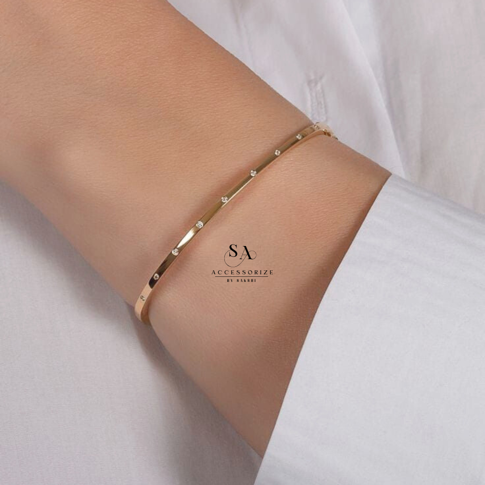 Dot bangle