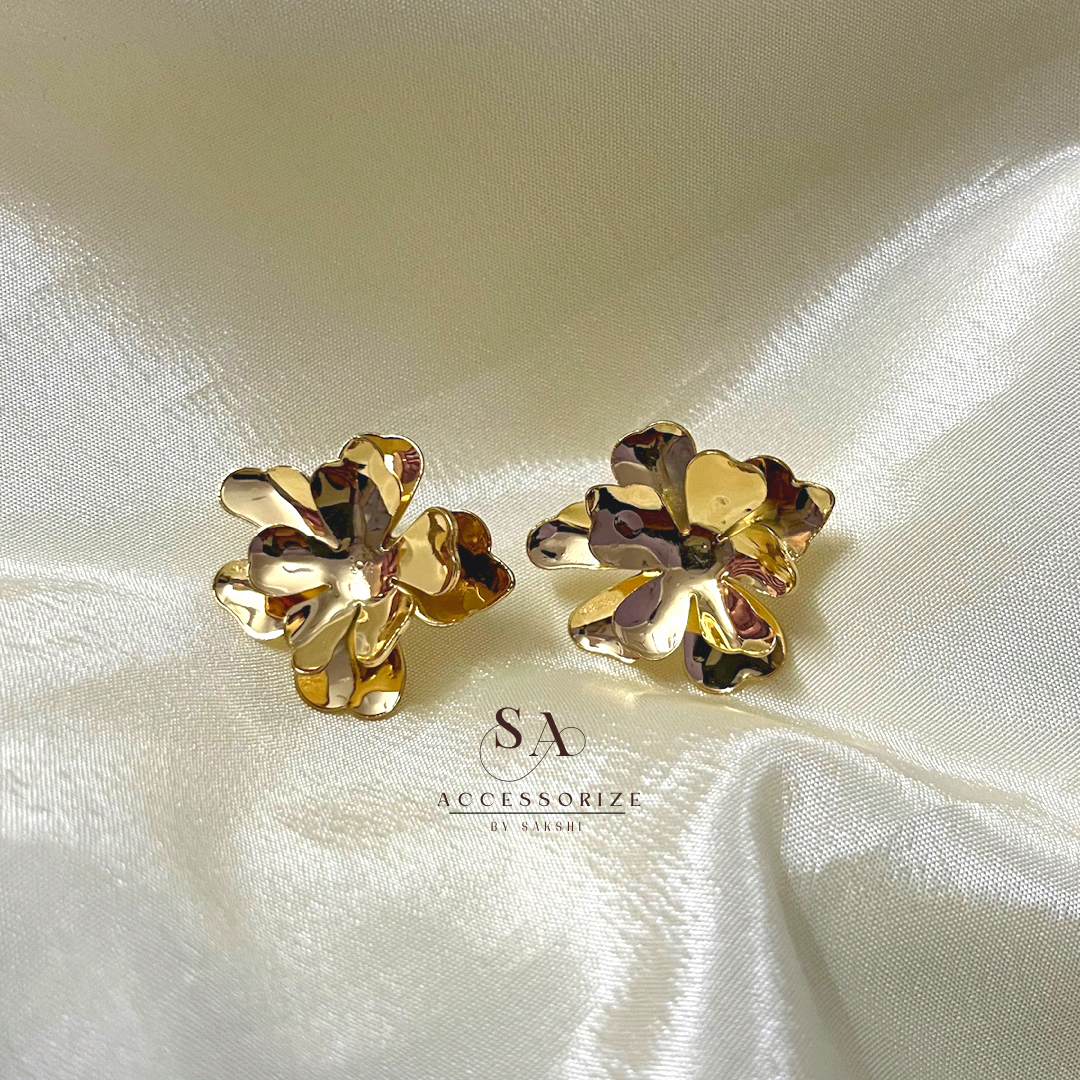 Flower studs