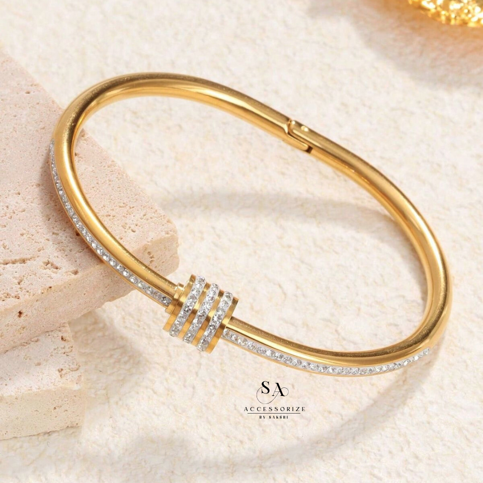 Studded screw kada