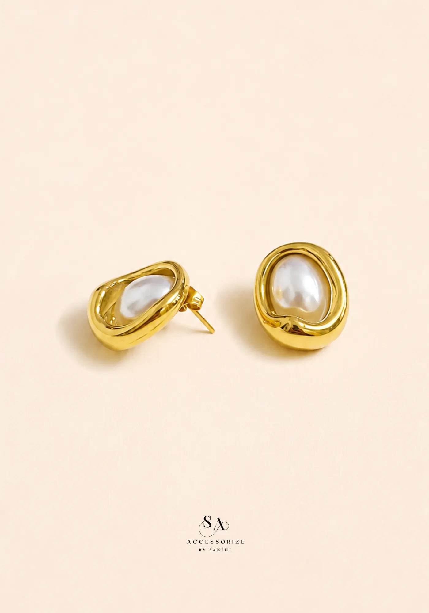 Pearl Studs