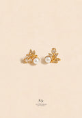 Pearl leaf studs