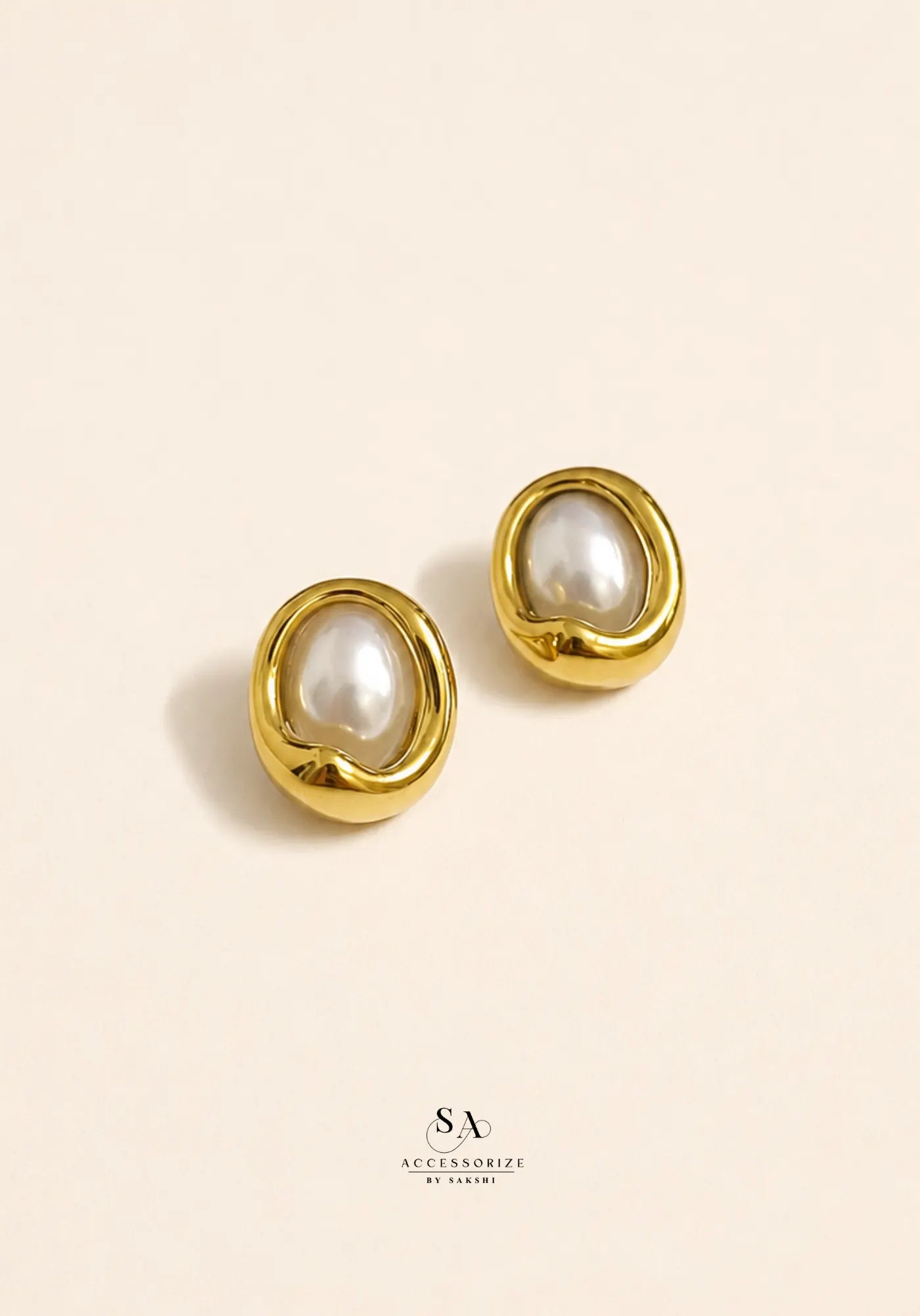 Pearl Studs
