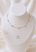 Daisy pearl necklace