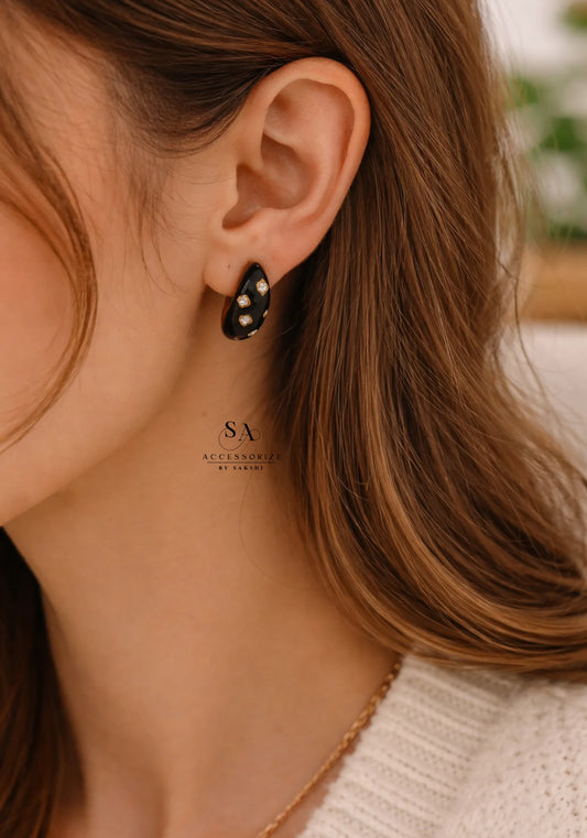 Noir teardrops