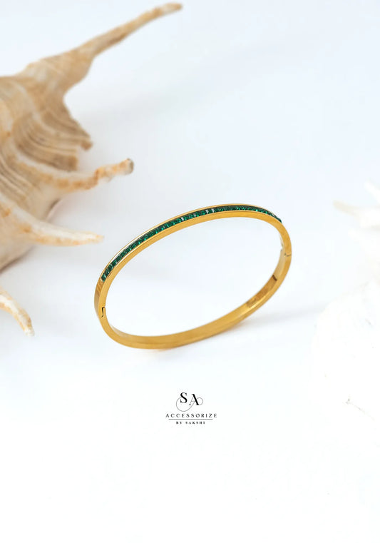 Emerald bracelet