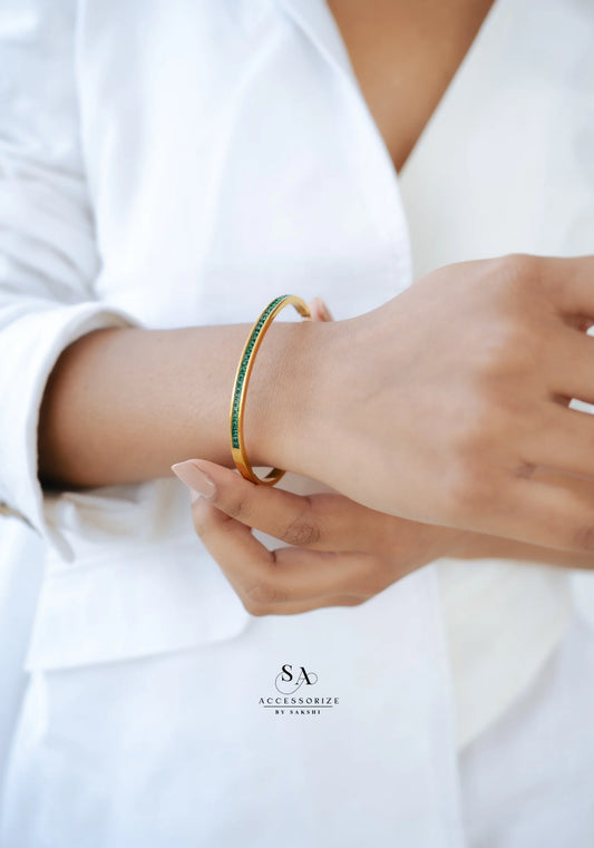Emerald bracelet