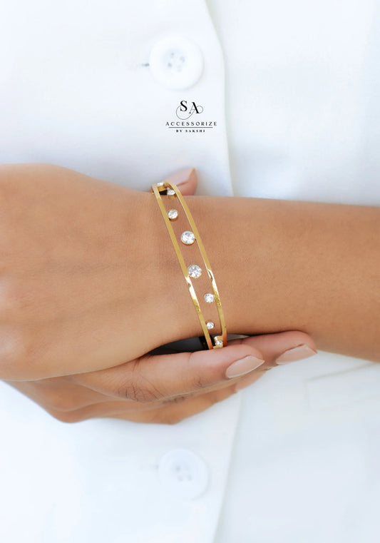 Crystal dot bracelet
