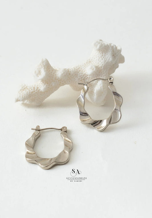 Wavy hoops