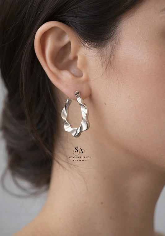 Wavy hoops